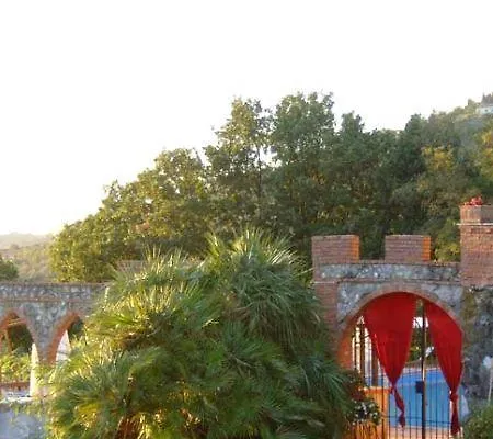 4 * Castelnuovo Magra