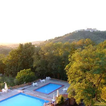 4 * Castelnuovo Magra
